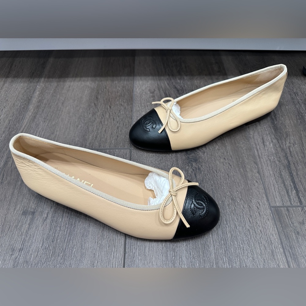 Chanel beige classic ballet flats. Size 37C new with dust bags only